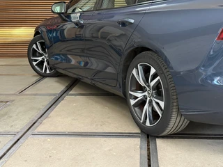 Volvo V60 2.0 B3 R-Design | Panoramadak | Harman Kardon | 360 Camera | Apple carplay & Android Auto / 51