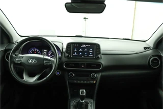 Hyundai Kona 1.0T Premium  - Elektrische Stoelen - Trekhaak - Stoelverwarming - Achteruitrijcamera - Climate Control - Apple Carplay/Android Auto - Virena Zekerheidspakket t.w.v. €895,- / 67