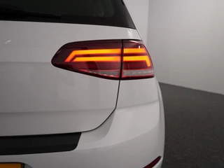 Volkswagen Golf 1.0 TSI Comfortline | Clima | Navi | Lm | Carplay / 27