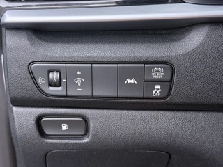 Kia Niro 1.6 GDi Hybrid DynamicLine  - Trekhaak - Camera - Navigatie - AppleCarplay - Android Auto - Fabrieksgarantie tot 05-2027 / 23