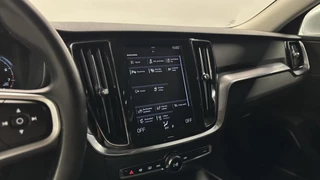 Volvo V60 2.0 B3 Momentum Business ECC NAVI CAMERA CARPLAY LM CRUISE. / 31