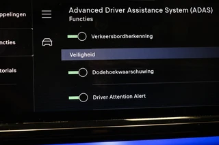 Lancia Ypsilon Edizione Cassina Limitata 51 kWh | NAVIGATIE | MASSAGE | DRAADLOZE LADER | DAB | 360 CAMERA / 50