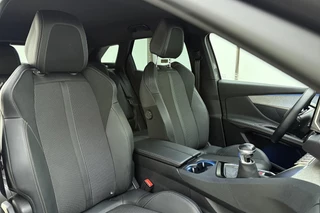 Peugeot 3008 1.2T 130pk GT | Achteruitrijcamera | Parkeersensoren V+A | Cruise & Climate control | Navi | Apple Carplay / Android Auto / 16