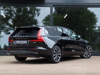Volvo V60 T8 AWD Plus Dark 455PK Panoramadak HeadUp Display 360 Cam Alarm Getint glas / 4