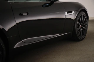Jaguar F-TYPE 3.0 V6 Coupé | PANORAMADAK | CLIMA | STUURVERWARMING | CAMERA | 19" / 26