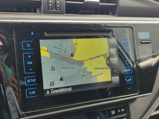 Toyota Auris 1.8 Hybrid DYNAMIC ULTIMATE / 22