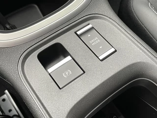 Jeep Avenger 1.2 e-Hybrid Summit Nieuw Uit voorraad Leverbaar / Geen kenteken / / 19