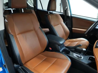 Toyota RAV4 2.5 Hybrid AWD Executive Business / 7