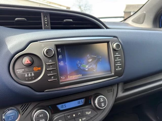 Toyota Yaris 1.5 Hybrid Bi-Tone Camera | Cruise control | NAP / 15