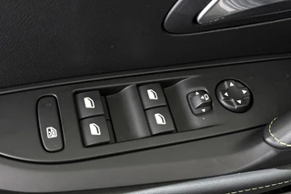 Peugeot 208 1.2 PureTech GT Automaat Panoramadak Camera Apple CarPlay LED / 28