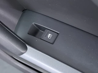 Audi Q3 40 TFSI quattro S Line edition one  - Virtual cockpit - Schuif/kanteldak - Stoelverwarming - Camera - Cruisecontrol - AppleCarplay - Android Auto - Virena Zekerheidspakket 895, - BOVAG Garantie / 43