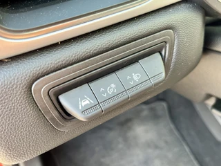 Renault Captur 1.3 TCe 140 EDC Intens  | Trekhaak | Automaat | Navigatie | Achteruitrijcamera | Parkeersensoren V+A | Climate Control | NL Auto | Cruise Control | Apple CarPlay/Android Auto / 42