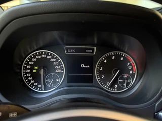 Mercedes-Benz B-Class 180 Ambition / 9