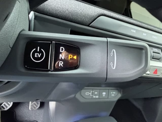 Kia EV3 GT-Line Business Edition 81.4 kWh  - Navigatie - Achteruitrijcamera - Apple & Android Carplay - Nieuw uit voorraad leverbaar / 32