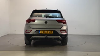 Volkswagen T-Roc 1.5 TSI 150pk DSG Life Navigatie Trekhaak Parkeersensoren App-Connect DAB+ / 10