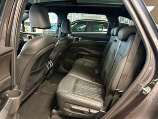 Kia SORENTO 1.6 T-GDI Plug-in Hybrid 4WD ExecutiveLine 7persoons / Panoramadak / 360 camera / head-up /dealer onderhouden / 23