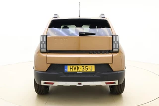 Fiat Grande Panda La Prima 44 kWh | Navigatie | Climate control | Achteruitrijcamera | Cruise control | Dakrails | Stoel- en stuurverwarming | Lichtmetalen velgen / 12
