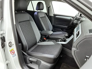 Volkswagen T-ROC 1.5 TSI Life Edition | Automaat | Adaptive Cruise | Stoelverwarming | CarPlay | Parkeersensoren | BTW / 11