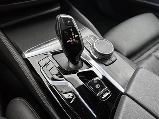 BMW 5-serie 545e xDrive High Executive M Sport | Dakraam | Camera | Autopilot | Stoel-/Stuurverwarming | CarPlay / 15