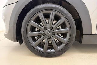 MINI 5-Deurs 1.5 Cooper 60 Years Edition Automaat | Navigatie | Climate control | Parkeersensoren |5 Deurs | Lichtmetalen velgen black | Keyless / 11