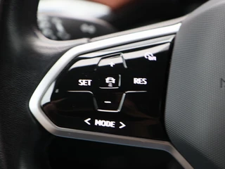Volkswagen ID.4 Pro Performance 77 kWh 204 Pk | Stoel/Stuurverwarming | Adaptive cruise | Camera | CarPlay | 54.397 Km !! / 22