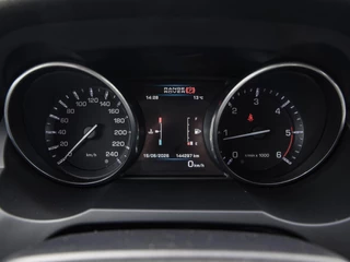 Land Rover Range Rover Evoque 2.2 TD4 4WD 150 PK Pure | Trekhaak | Leder/Alcantara |  Cruise control | Parkeersensoren | 17" / 15