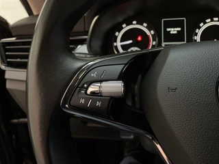 Skoda Kamiq 1.0 TSI 110pk Ambition Parkeersensoren Climate Control DAB+ Cruise Control / 21