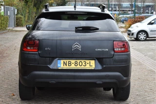 Citroën C4 Cactus 1.2 PureTech Shine Airbump Blackline  | NL-Auto | Nav | Cruise Control | PDC achter | LM-Velgen allweather | NAP | Distributie vervangen / 7