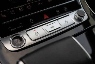 Audi Q8 60 TFSI e-hybrid quattro S Line Competition l AWD Besturing l B&O l HUD l Trekhaak l Alcantara Hemel l VOL OPTIES / 25