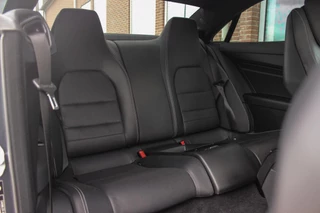 Mercedes E-klasse Coupé 200 Prestige Sport AMG pakket | Automaat | NL auto | 184 pk | 20 inch | Camera | Xenon | PDC | Sportstuur | Cruise-control | Climate-control | Leer / 20