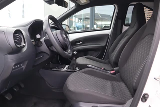 Toyota Aygo X PULSE APPLE/ANDROID 17''LM-VELGEN ALL-SEASON PRIVACY-GLASS CAMERA ADAP. CRUISE / 15