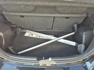 Toyota Yaris 1.5 Hybrid Now / 13