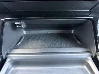 Peugeot 208 100pk GT (Camera - Keyless Entry - Parkeersensoren V+A - LED - Navigatie - Automatische Airco - Draadloos laden - Apple Carplay - 3D Cockpit) / 33