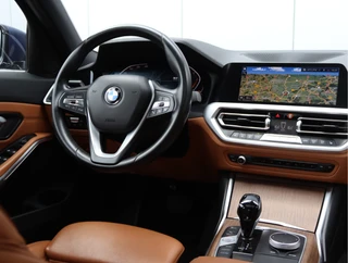 BMW 3 Serie 320i High Executive Edition  | Schuifdak | Leder | Camera | Org. NL / 17