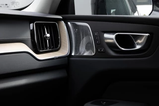Volvo XC60 T8 Plug-in hybrid AWD Ultra Dark Snel Leverbaar! Te bestellen! / 34