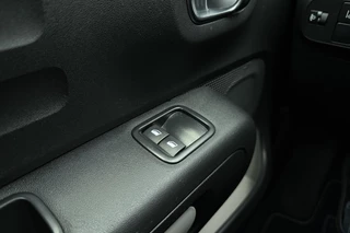 Citroen C3 1.2 PureTech Feel 110pk | Trekhaak l Apple Carplay/Android Auto l Parkeersensor Achter l Cruise Control l DAB l Climate Control l Bluetooth l Navigatie / 17