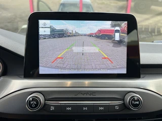 Ford Focus 1.0 EcoBoost Titanium Business  | Keyless | Cruise | Trekhaak | Camera | Stoel/Stuurverw. | B&O | / 26