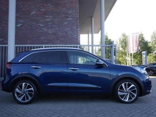 Kia Niro 1.6 GDi Hybrid ExecutiveLine | Automaat | Dodehoek detectie | Adaptieve Cruise | Stoelverwarming | Lederenbekleding | Camera | Xenon verlichting | Parkeersensoren | Navigatie / 2