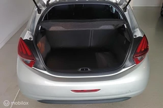 Peugeot 208 1.2 Active / 11