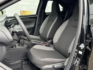 Toyota Aygo X PLAY / 7