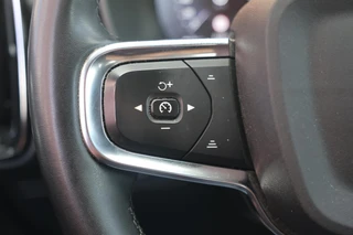 Volvo XC40 T4 Recharge Core Bright | Stoelverwarming | Trekhaak | Parkeercamera  | Keyless / 32