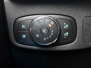 Ford Focus 1.0 EcoBoost Hybrid ST Line X | Cruise control | Stoelverwarming | Navigatie | Camera | Afneembare trekhaak | BTW / 31