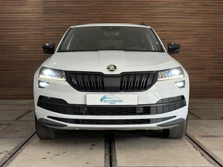 Skoda Karoq 1.5 TSI DSG 4x4 Sportline Business | 1800KG Trekgewicht | Carplay | Sportstoelen | Camera / 8