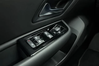 Citroen C5 X 1.6 Plug-in Hybrid 225 Shine Automaat | Navigatie | Stoel & Stuurverwarming | Keyless | Lederen bekleding | Massage stoelen | Extra getint glas | Camera / 22