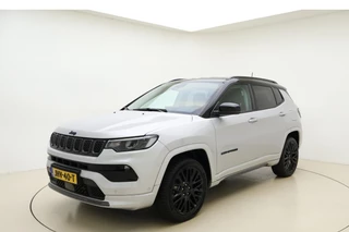 Jeep Compass 4xe 240pk Plug-in Hybrid Automaat S | Navigatie | Lederen bekleding | Achteruitrijcamera | Adapt. Cruise control | Electrische achterklep | Keyless | Zwart dak | 19" Lichtmetalen velgen