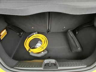 Abarth 500e SCORPIONISSIMA 42 kWh  SoH 94,12% !! | Alcantara sportstuur | Pano | Winterpakket / 12