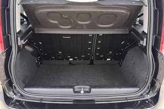 Fiat Panda 1.0 Hybrid City Life 69 PK | Airco | Dakrails | Weinig kilometers | Hoge instap | Zuinige motor | Electrische ramen | 5 Zitplaatsen / 4
