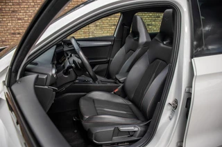 CUPRA Leon Sportstourer 1.4 e-Hybrid 245PK, Pano, Half Leder / 11