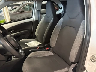 Toyota Aygo X 1.0 VVT-i MT Play /clima/stoelverw / camera/cruisec /pdc/apple/boeken / 13