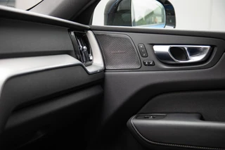 Volvo XC60 T6 Plug-in hybrid AWD R-Design Panorama|H/K Audio / 26